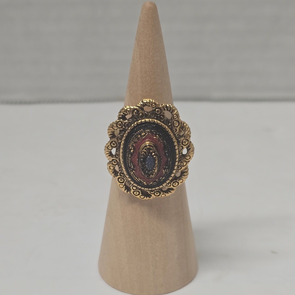 Sarah Coventry Vintage 70s Whimsigoth Ornate Gold-tone Cocktail Ring Adjustable